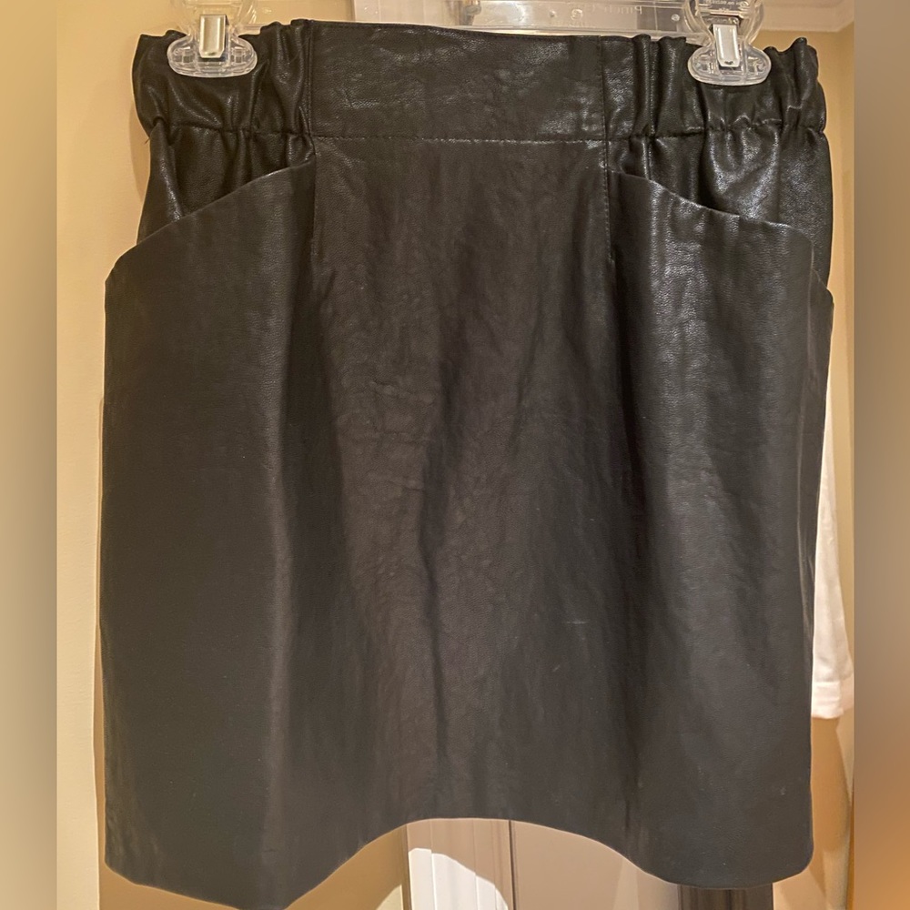 Black leather mini skirt with pockets